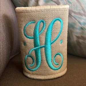 “🦋”H” drink coozie, perfect condition